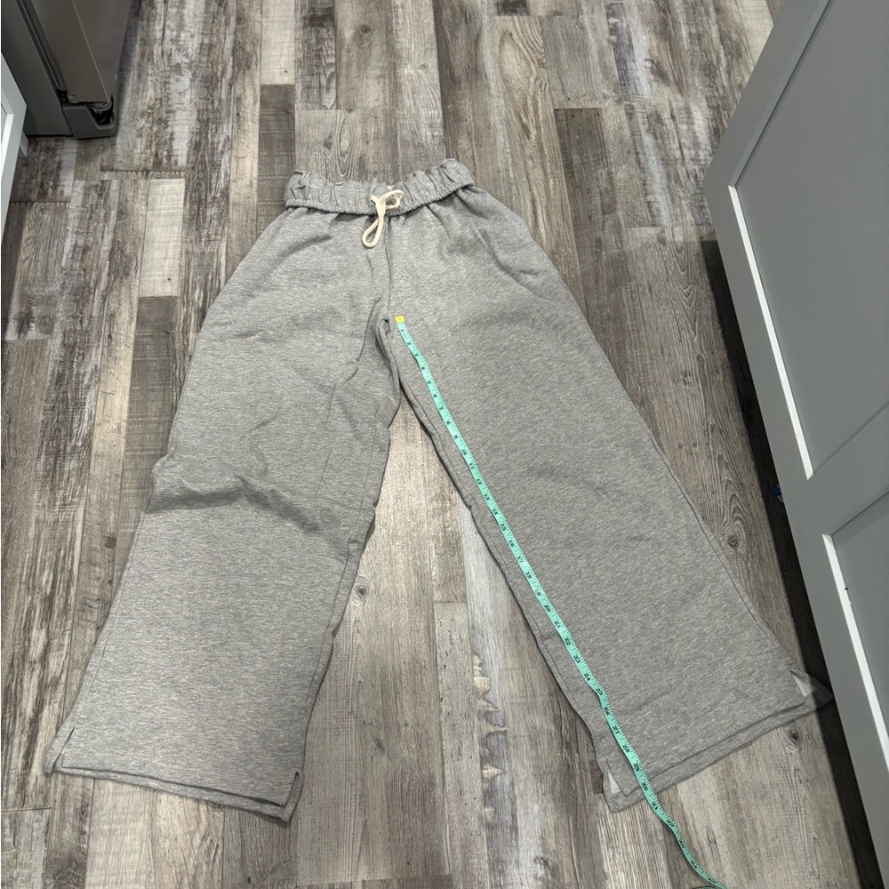 Free People Movement Joggers NWOT Size XS. Missing Brand Tag